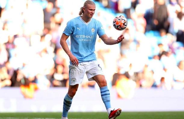  哈兰德帽子戏法助曼城大胜切尔西登顶积分榜