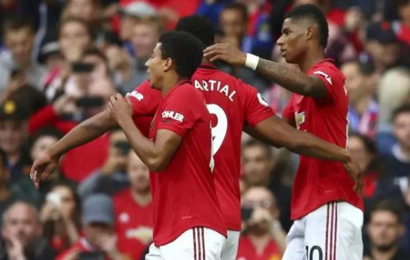  曼联新援首秀破门建功，客场险胜埃弗顿止住颓势